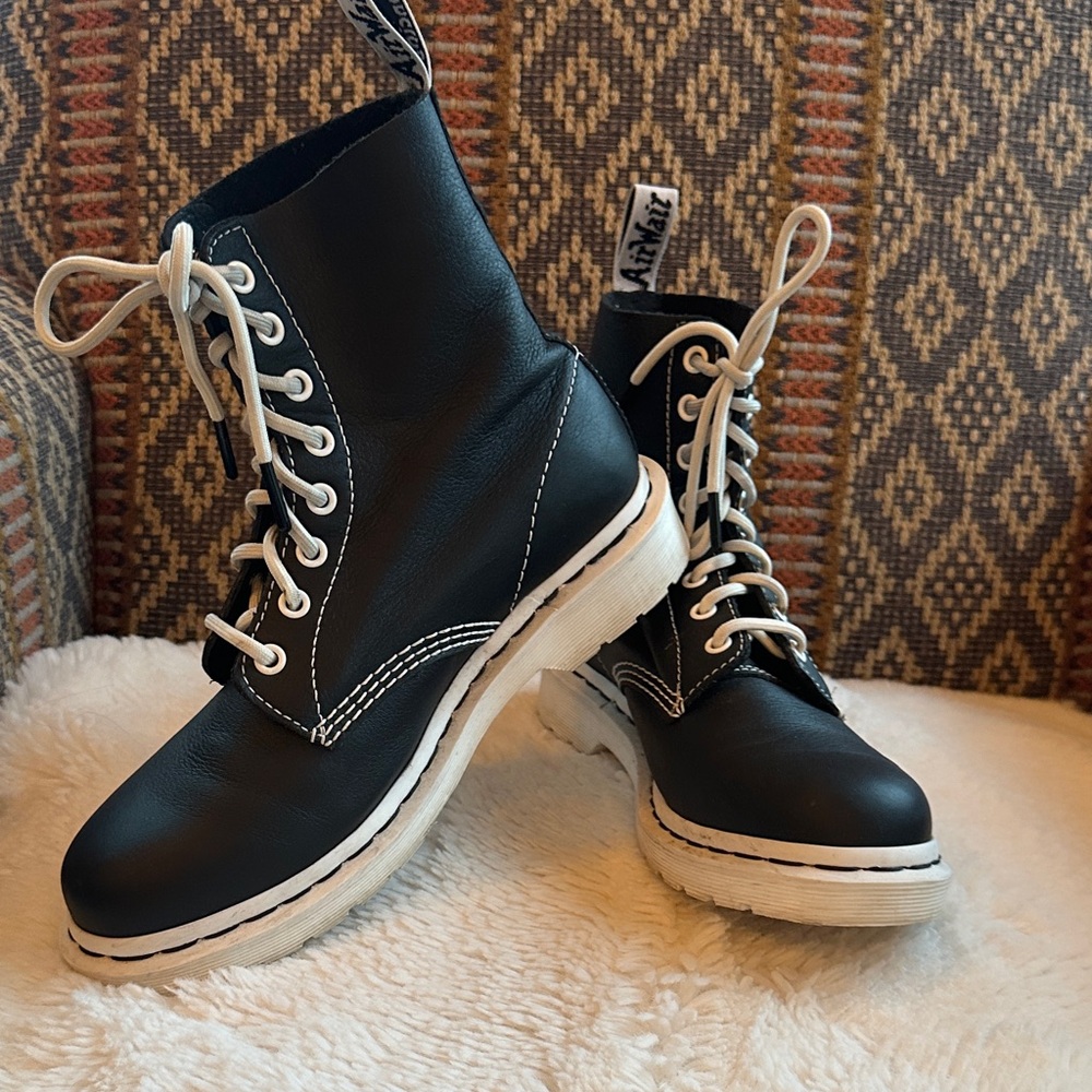 Dr. Martens | 1460 Pascal Leather Boots | women’s 8